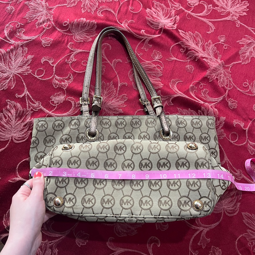 Michael Kors vintage tan & beige monogram tote purse leather adjustable - Picture 6 of 16